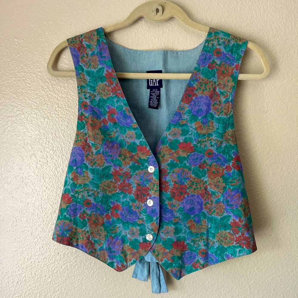 GAP Floral V-Neck Button Front Vest in Teal, Purple & Red